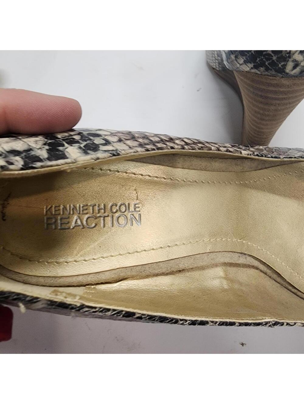 Kenneth Cole Reaction Snake Print Wedge Heels Pumps Women’s 9.5 EUC - Picture 4 of 6